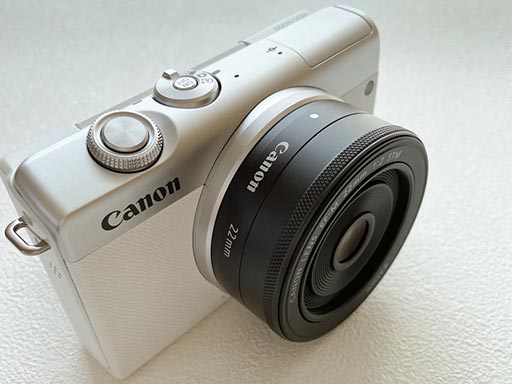 愛用品　CANON EOS M200　ミラーレスカメラ
