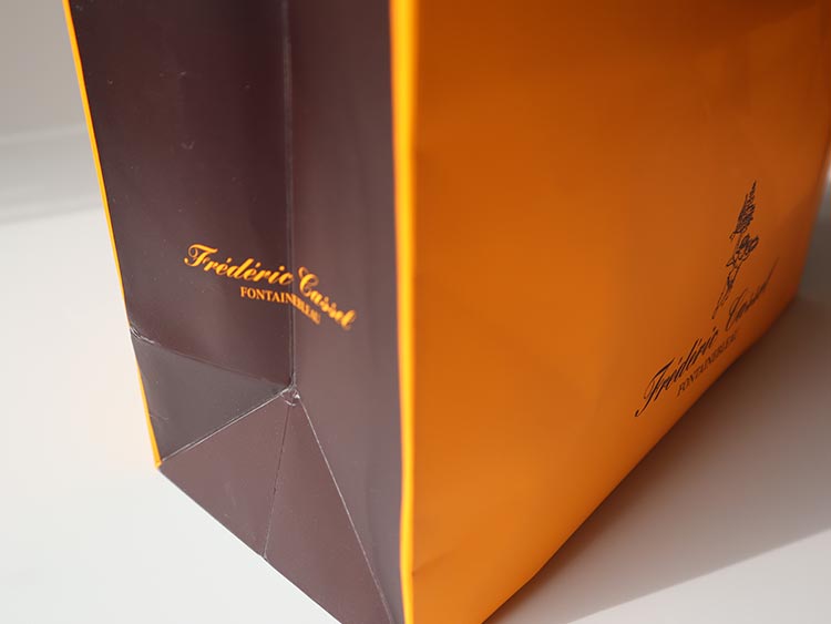 フレデリック・カッセル ショッパーのデザイン