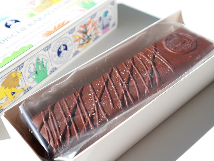 ホレンディッシェ・カカオシュトゥーベの銀座三越限定「銀座ミルフィーユクランチ」。パッケージ内容。