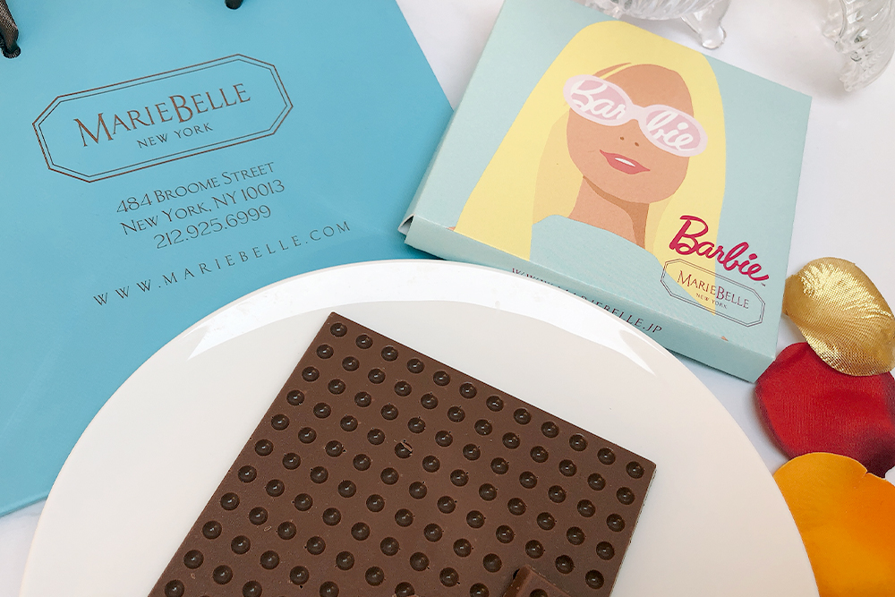 お取り寄せ　MARIEBELLE　マリベル　NY　ニューヨーク　板チョコ　SIGNATURE BAR　ミルクチョコレート　チョコレート　バービーコラボ　Barbie　タブレット