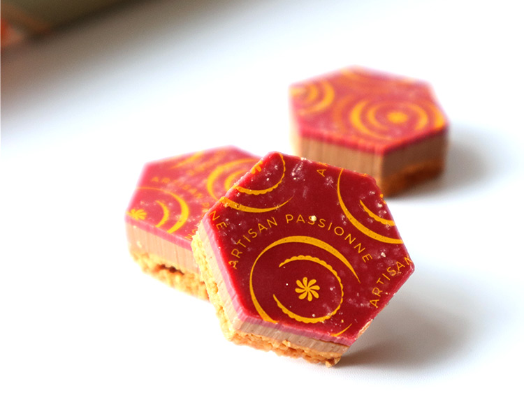 アルティザン・パシオネ「プティ サブレ ジャンドゥージャ フランボワーズ」の見た目と特徴