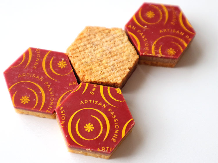 アルティザン・パシオネ「プティ サブレ ジャンドゥージャ フランボワーズ」の見た目と特徴