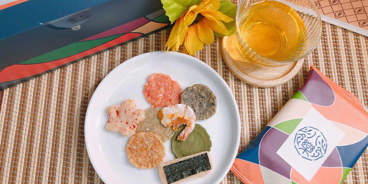 坂角総本舗 | 海＆山の幸が詰まったおかき＆煎餅の詰合せ「八楽(やらく