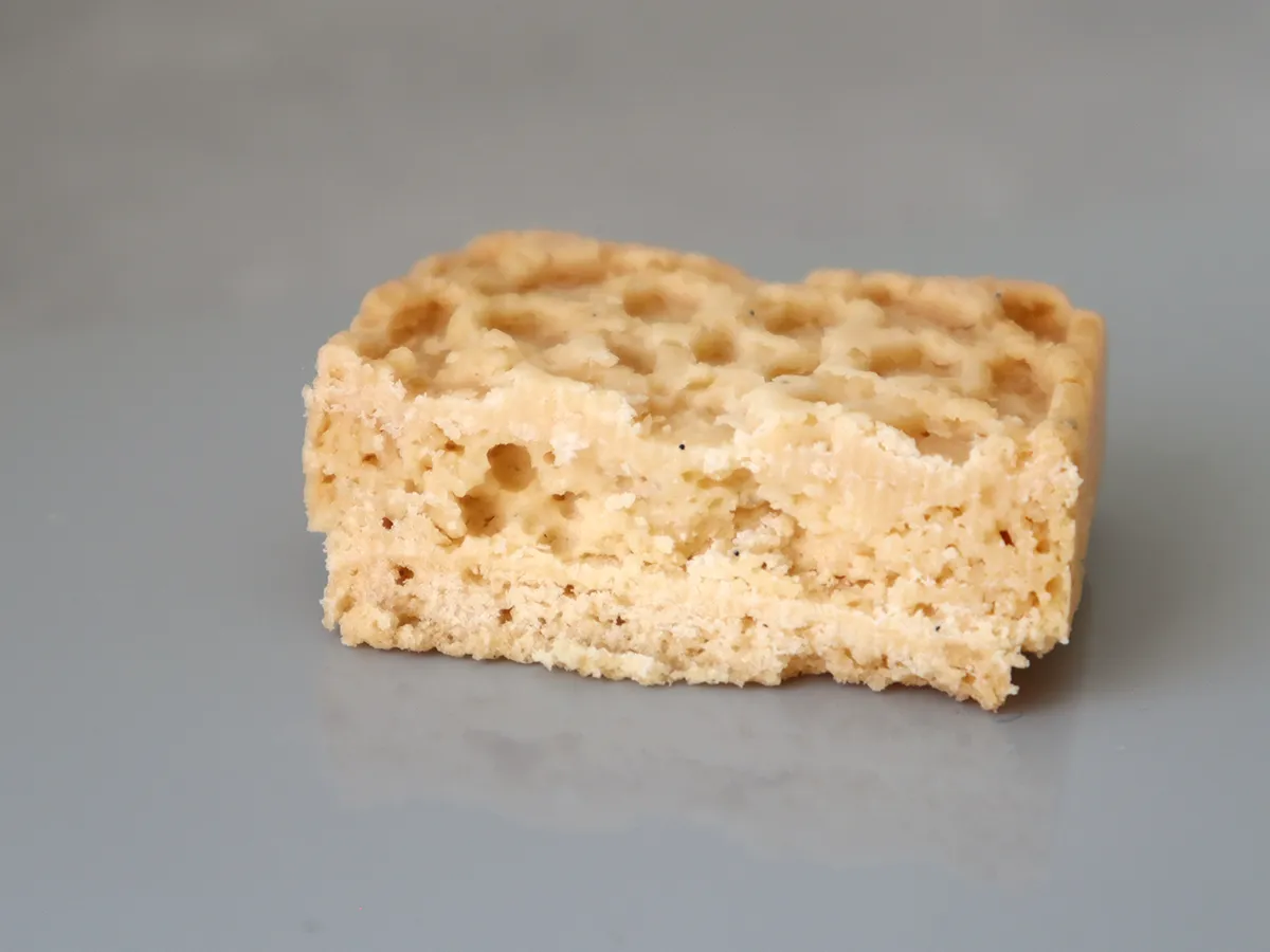 ベルアメール 焼きショコラ ブラン ホワイトチョコ　断面