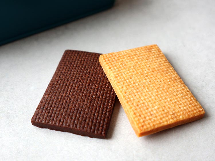 ブノワ・ニアン クッキー缶 中身 バタークッキー カカオクッキー