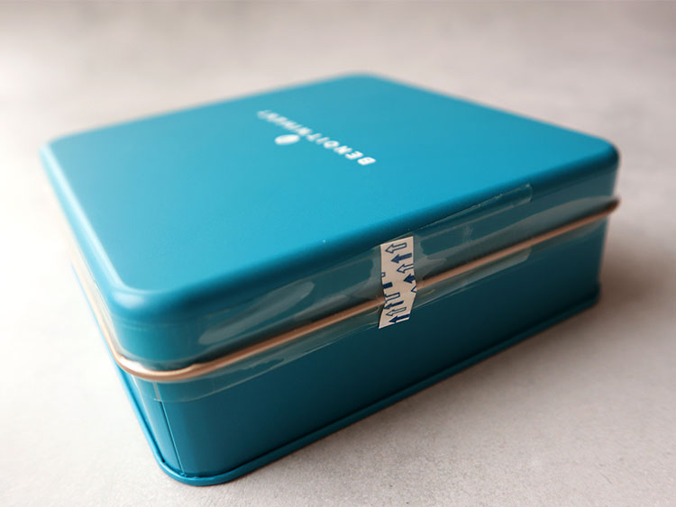 ブノワ・ニアン クッキー缶 外観 パッケージ