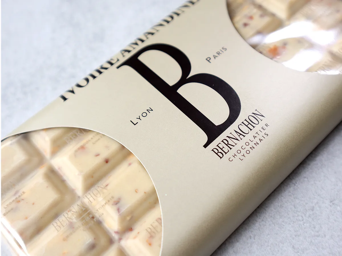 ベルナシオンのイヴォワール・アマンディーヌの外装と内装フィルム