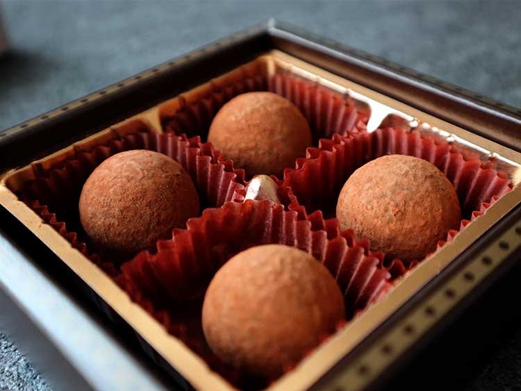 ビターロワ (メリーチョコレート) ビタートリュフ パッケージ内容