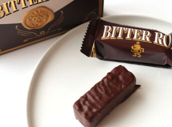 ビターロワ | 軽やかなパイ食感とビターチョコが重なる「ミルフィーユ」を実食レビュー