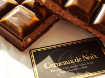 セルノー・ドゥ・ノワ | バレンタイン限定 香ばしいアーモンドプラリネの贅沢な味わい「タブレット プラリネ」