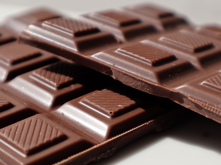 ロベール ミルクチョコレート45％ トンカナッツ 割ったチョコレート