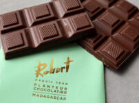 ショコラマダガスカル | 杏仁を思わせる余韻が広がる「ロベール ミルクチョコレート45％ トンカナッツ」