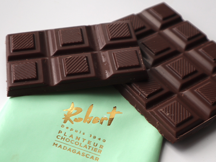 ロベール ミルクチョコレート45％ トンカナッツ チョコレート