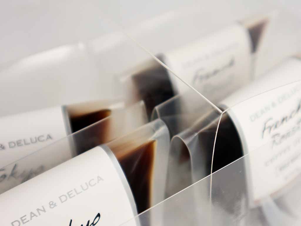 DEAN＆DELUCA(ディーンアンドデルーカ)　コーヒーゼリーはパッケージで上手に仕切りになっているのでずれたりする心配は無用