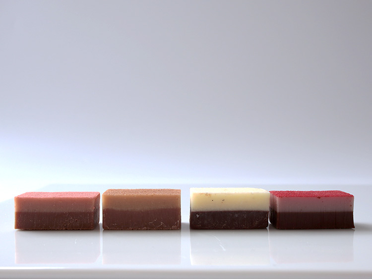 デルレイ「ハーモニアス」2層構造生チョコレートの見た目と断面