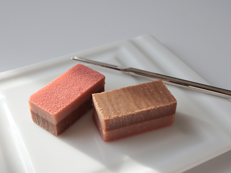 デルレイ「ハーモニアス」ストロベリー&ミルクチョコレートの断面