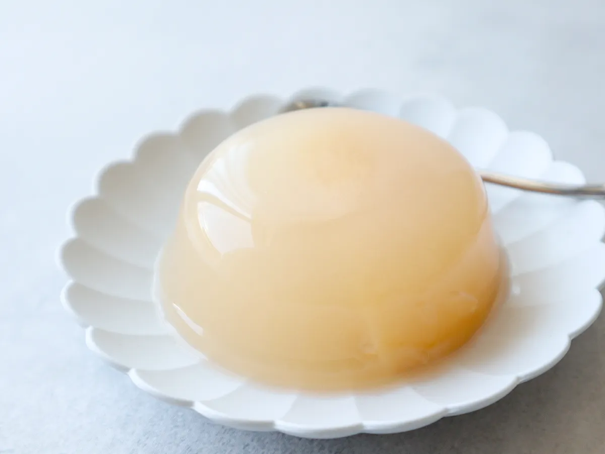 国産白桃の美味しさを堪能できる季節限定ゼリー