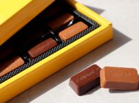 ゴンチャロフ | 秋冬限定の新商品 ナッツとキャラメルの食感が楽しいチョコレート「キャラベリン」