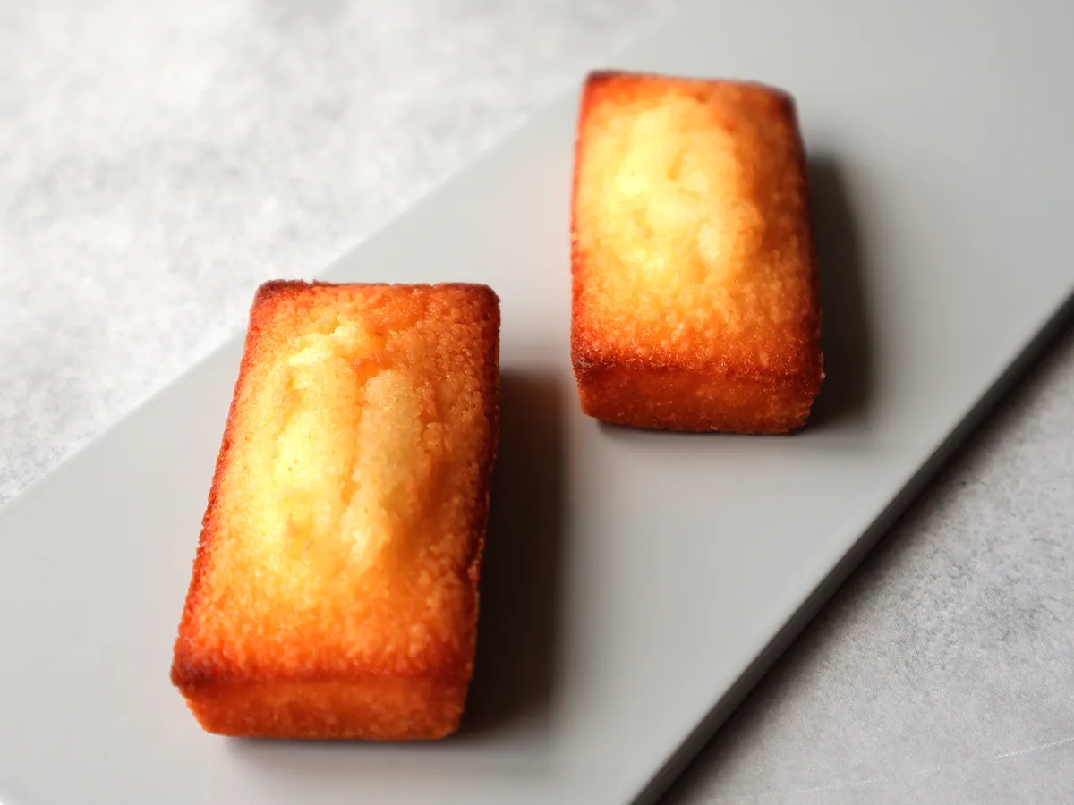 アンリ・シャルパンティエ　香ばしく焼き上げられたフィナンシェ