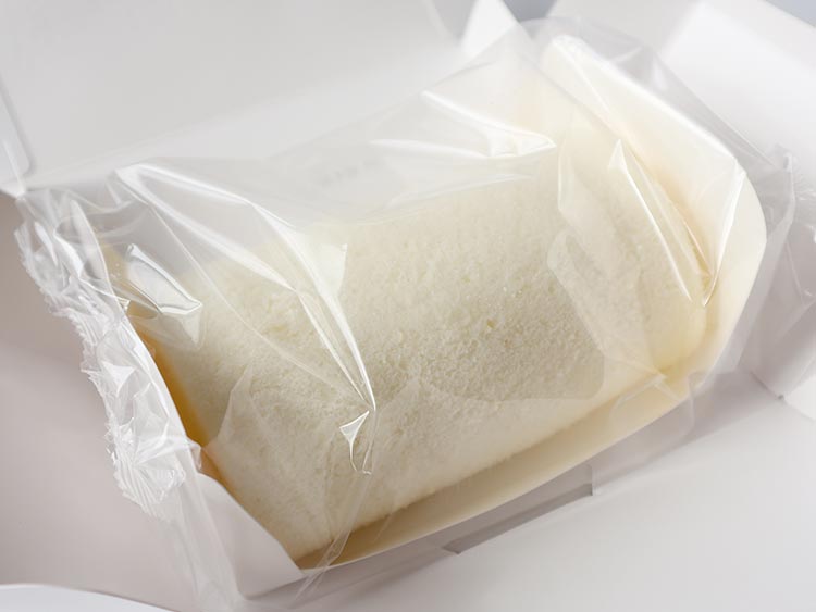 白い恋人ロールケーキのパッケージ内容