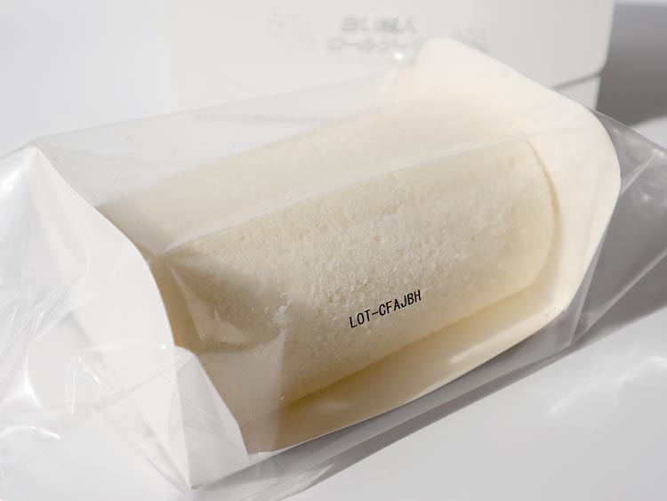 白い恋人ロールケーキのパッケージ内容