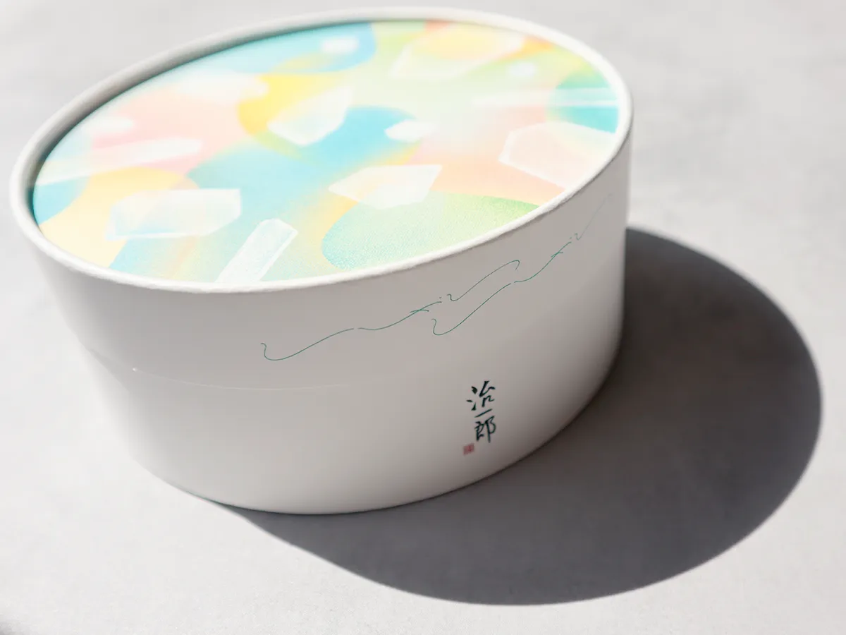 治一郎 しゃりしゃりバウム パッケージ 外箱 デザイン サイズ感