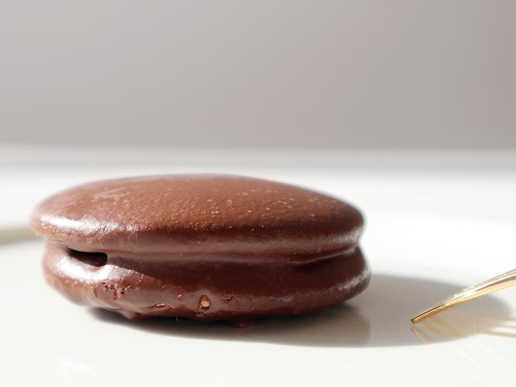 治一郎「キャラメルチョコサンド」の形状