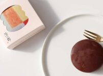 治一郎 | 2025年新発売 オレンジ香る「キャラメルチョコサンド」で贅沢なカフェタイムを