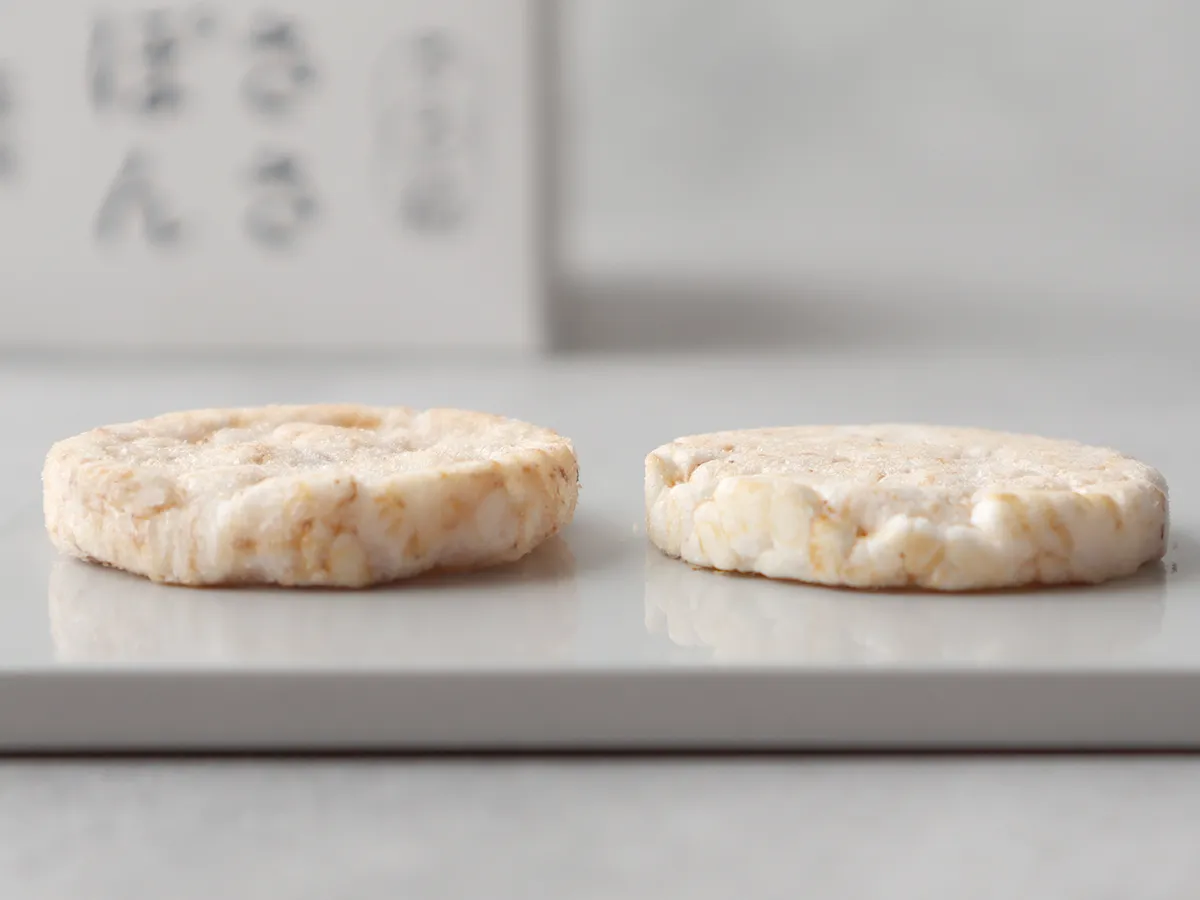 約1cmの厚みがある軽やかなライススナック