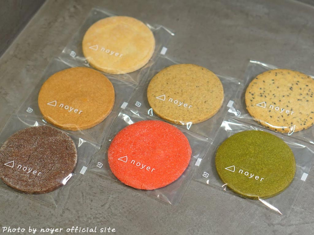 フランス菓子　NOYER(ノワイエ)　クッキーは全7種類のラインナップ　涼しい時期はチョコ掛けサブレも販売
