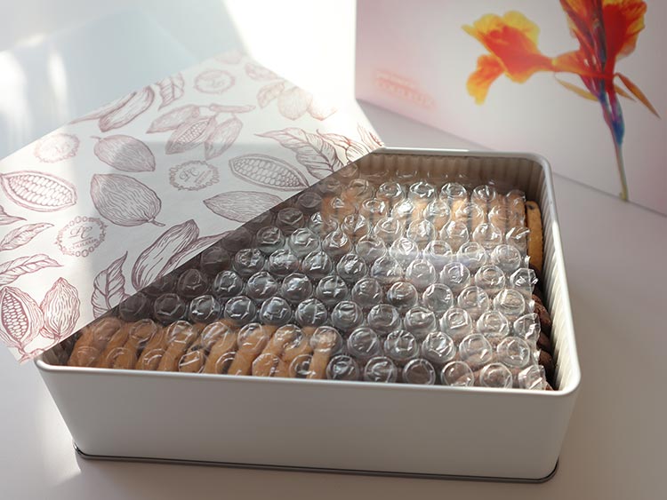 パティスリー クルール　「サブレ ショコラ アソルティ」のパッケージ内容