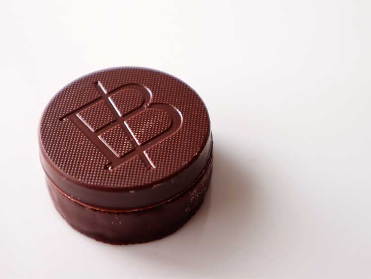 フィリップ・ベル「サブレ ショコラ キャラメル」の見た目とサブレの特徴