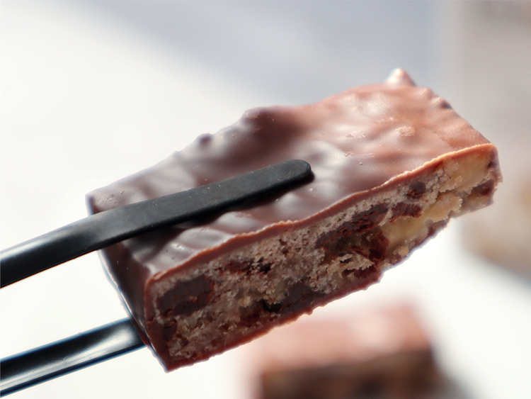 フィリップ・ベル クッキー 味わい ミルクチョココーティング ナッツの食感