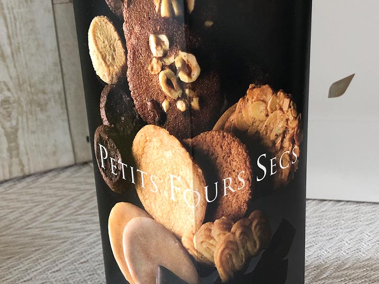PIERRE HERME PARI ピエール・エルメ・パリ パッケージデザイン