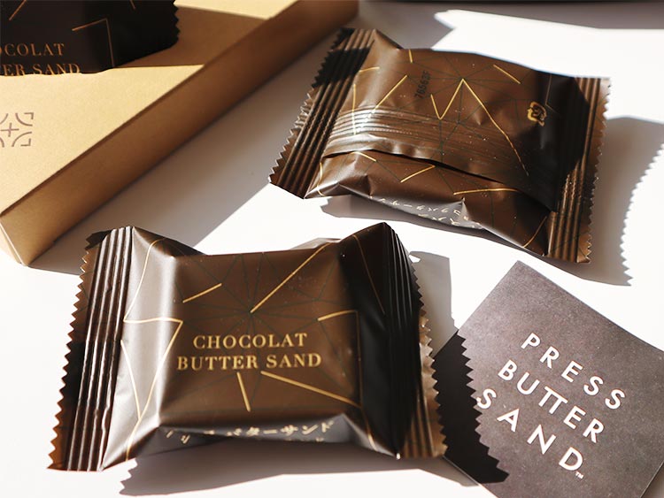 プレスバターサンド　ショコラバターサンドの個包装パッケージ