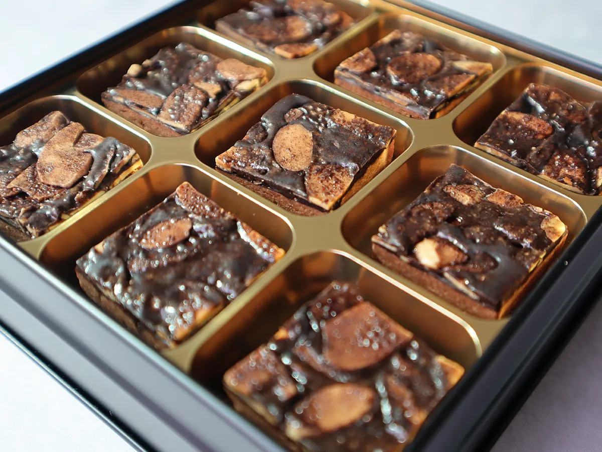 六縣堂フロランタン缶の中の仕切りと並び方