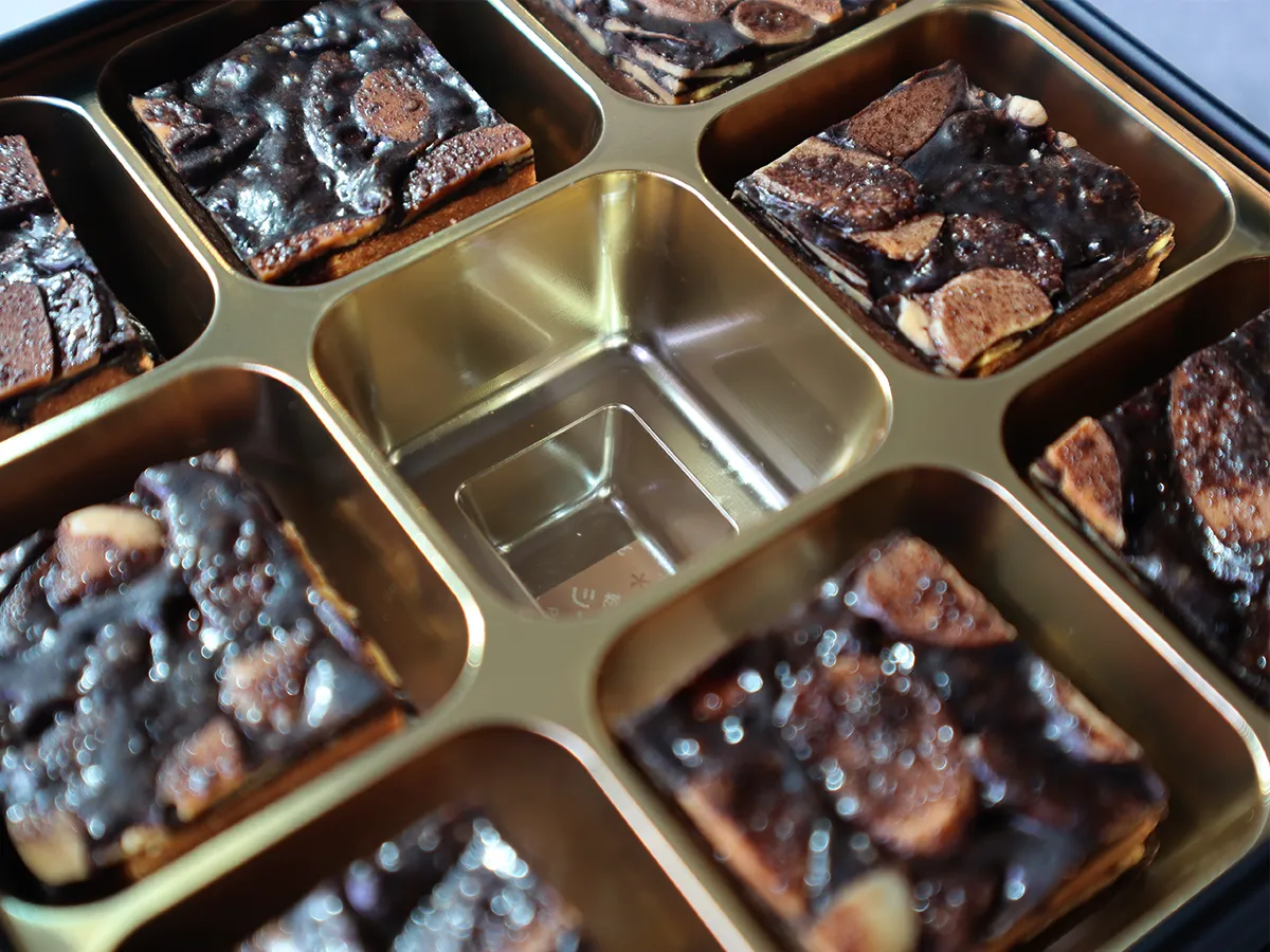 六縣堂フロランタン缶の中の仕切りと並び方