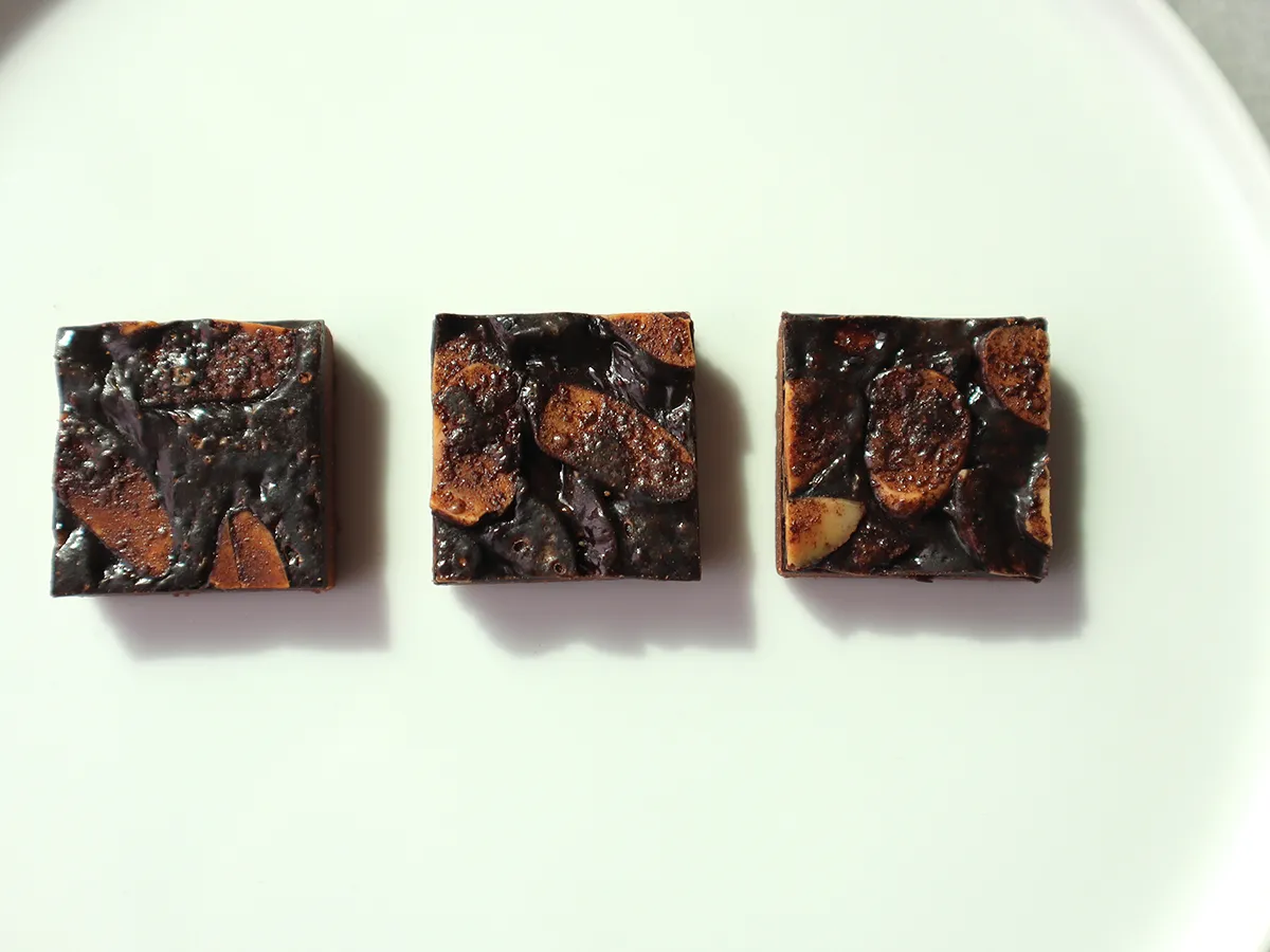 六縣堂フロランタンチョコレートの見た目とサイズ