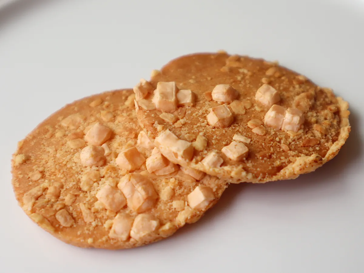 3種類のチーズを使用した贅沢な焼きチーズクッキー