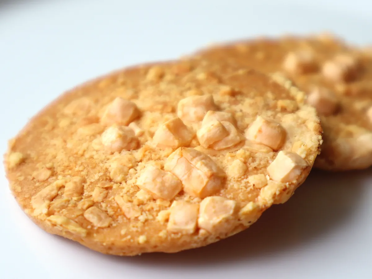 3種類のチーズを使用した贅沢な焼きチーズクッキー