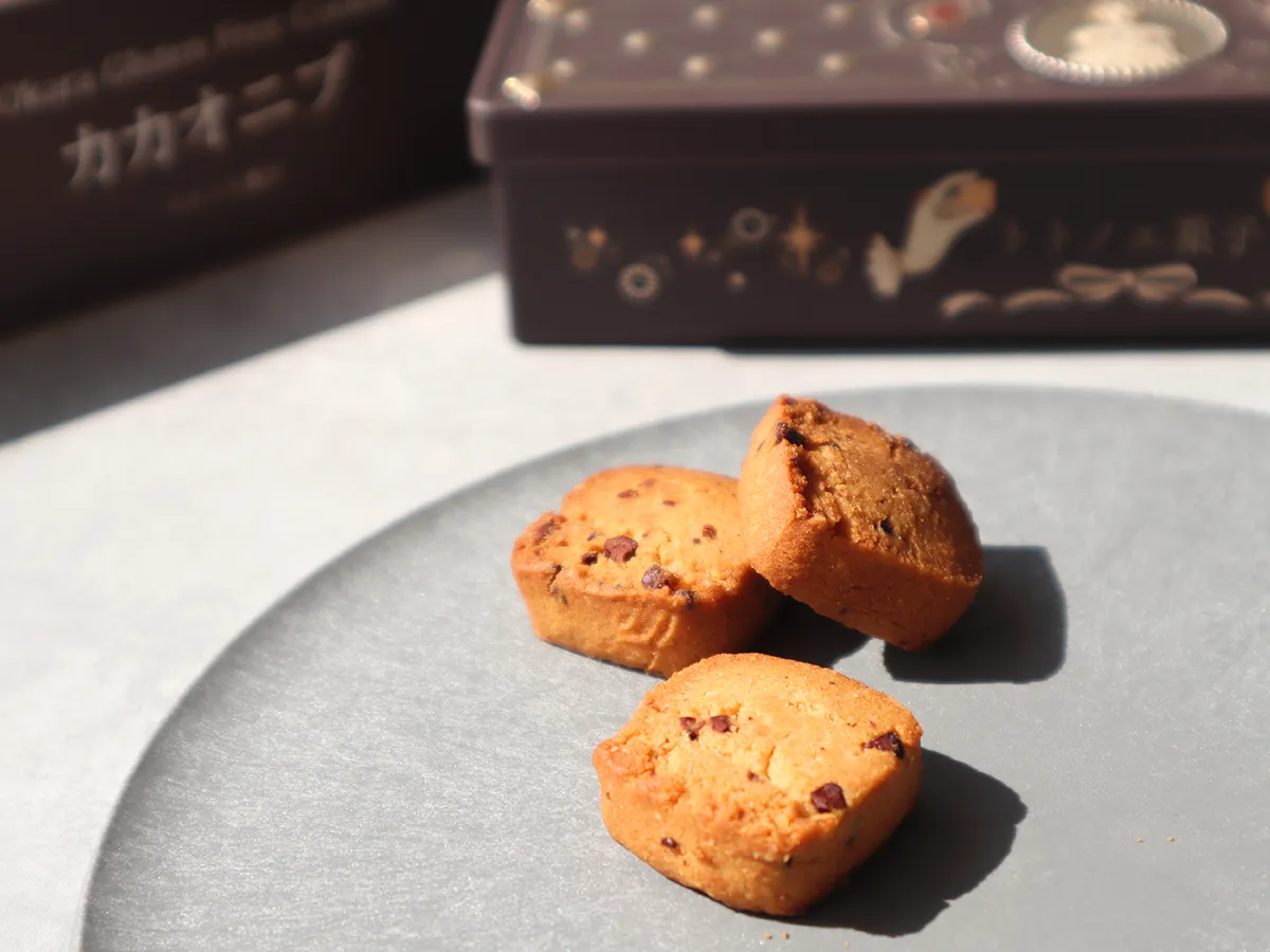 トトノエ菓子のグルテンフリークッキー缶