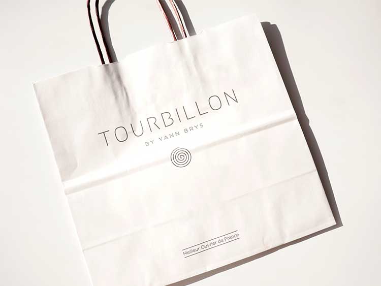 トゥルビヨン バイ ヤン ブリスのショッパー（まるひろバレンタイン2026購入）