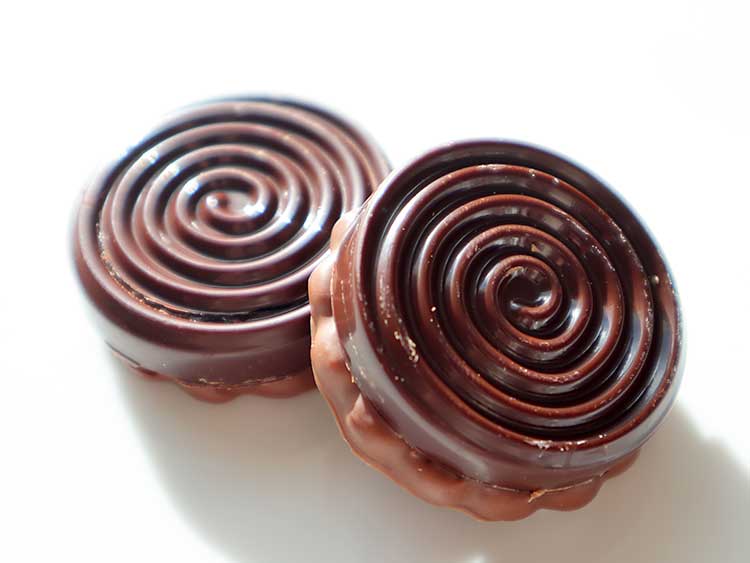 トゥルビヨン バイ ヤン ブリスのサブレ トゥルビヨン（いちごジュレ＆ダークチョコレート）