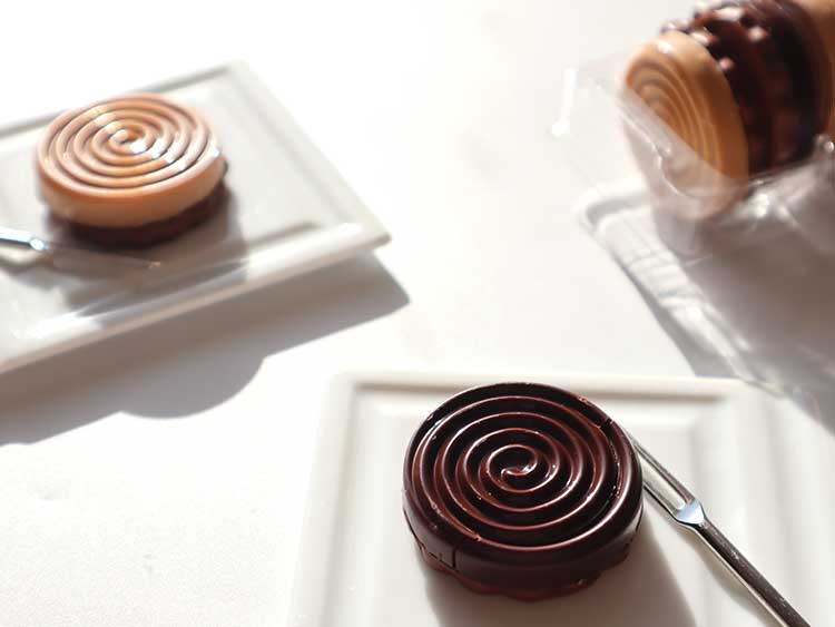 トゥルビヨン バイ ヤン ブリスのサブレ トゥルビヨン（サブレ生地とチョコの組み合わせ）