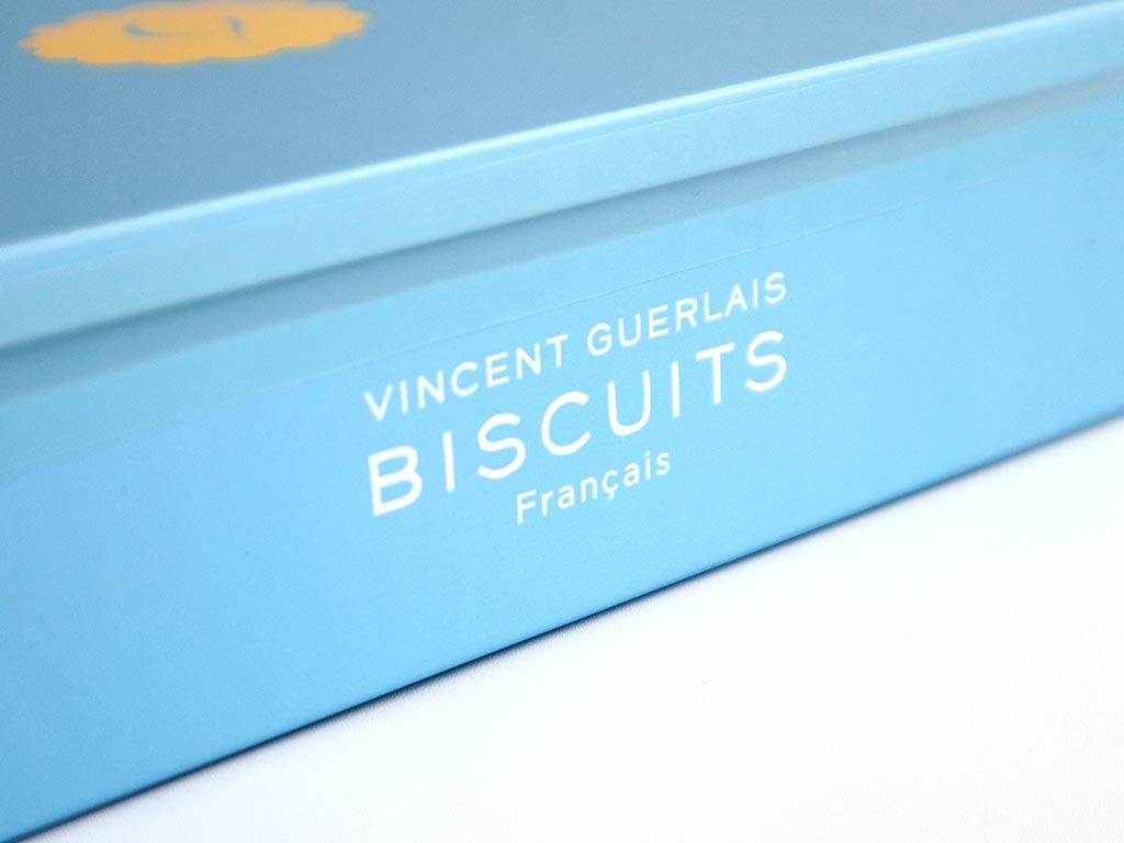 Vincent Guerlais Biscuits(ヴァンサン・ゲルレ・ビスキュイ)　故郷ナントの味わい「サブレトロワ」手前と奥側面部にはブランド名が入っています